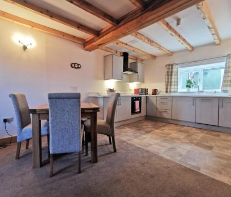 The Trotting Mare Caravan Park - Adults Only - Housity