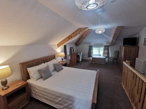 The Trotting Mare Caravan Park - Adults Only - Housity