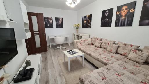 White Glamour - Housity