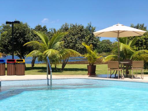 Apartamento em Guarajuba, BAHIA 2 Tudo Novinho e Finamente Decorado - Housity