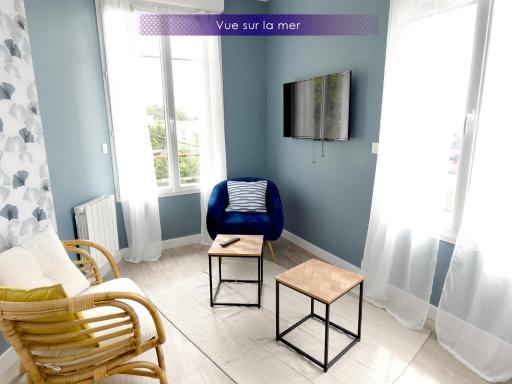 Superbe studio lumineux, jolie vue mer [LeDellec] - Housity