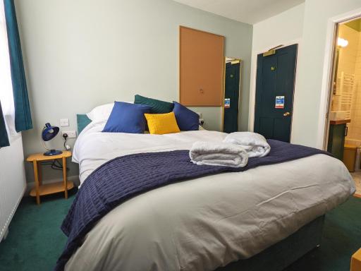 The Stirling Arms Pub & Rooms - Housity