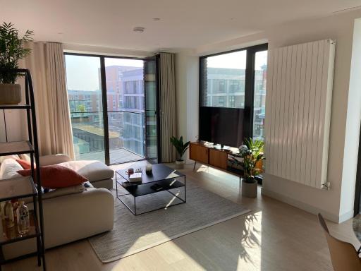 Royal Wharf by the Thames - Housity