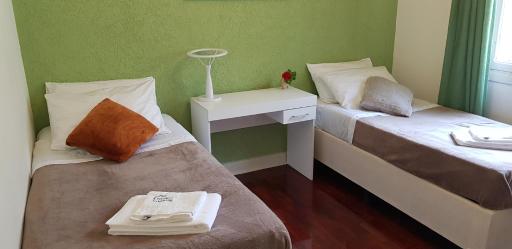 SP Guest House - Housity