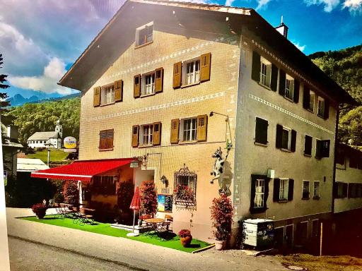 Ustria Crusch Alva - Housity