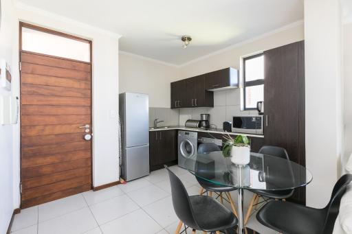 2Bedroom apartment in a secure golf estate.WIFI - Housity