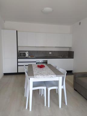 Jesolo Appartamenti F2 - Coral Red - Housity