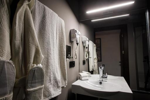 The Phoenix Boutique Hotel - Housity