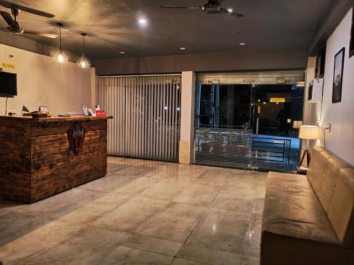 HOTEL GREEN HILLOCK - Housity