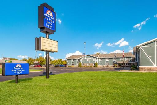Americas Best Value Inn & Suites-Birch Run - Housity