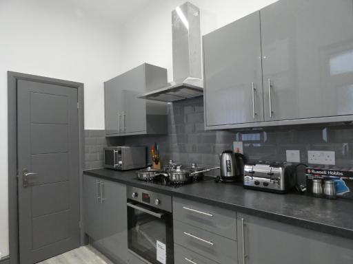 Townhouse @ St John Street Stoke - Housity