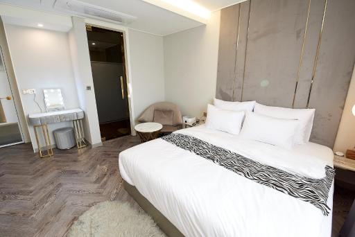 Denbasta Hotel - Housity