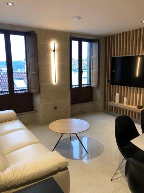 Luxury Apartment with Jacuzzi - Hizvo