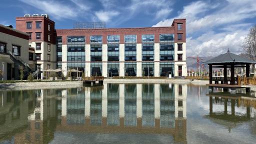 Ustay Luxury Hotel - Housity