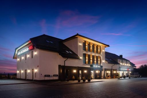 Ilkus Hotel & Restaurant - Housity