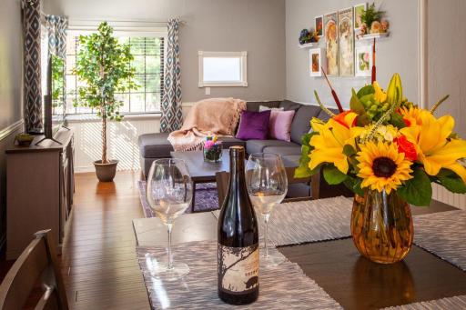Beautiful & Cozy Home - Historic Cherry Street home - Housity