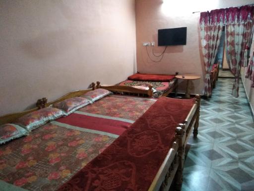 MANIIS HOMESTAY - Housity