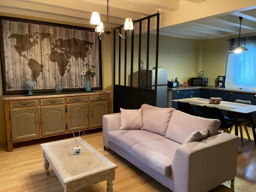 Le Maine N 5 FLEAC - Logement entier avec 3 suites SDB - Balcon - Housity