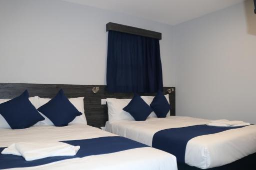 Blue Sapphire Hotel - Housity