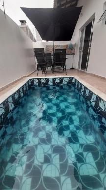 Casa nova em condominio com piscina e churrasqueira privativa - Housity