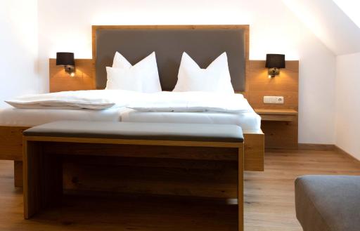 Hotel Gasthof Rosenwirt - Housity