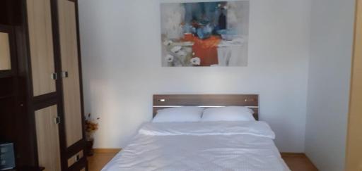 Urban Chic Apartment - Housity