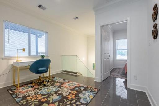Cute Cozy house close to major sporting events and restaurants - Housity