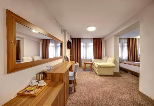 Stargate Hotel&Spa - Housity