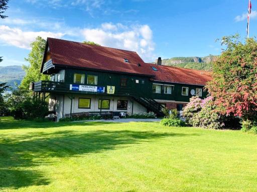 Hjelmeland Camping & Hostel Nøkling - Housity