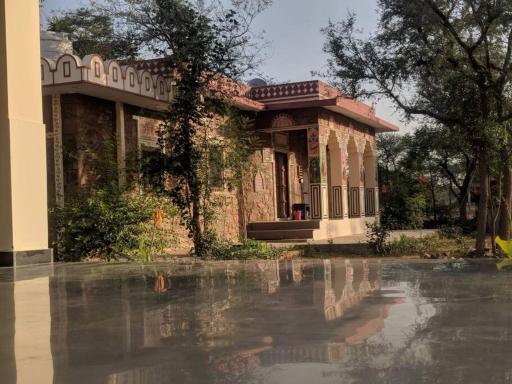 Prabhu Niwas Jaipur 45 km on Delhi Road - Housity