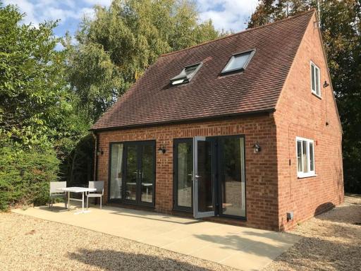 Contemporary Cottage outside South Harting - Housity