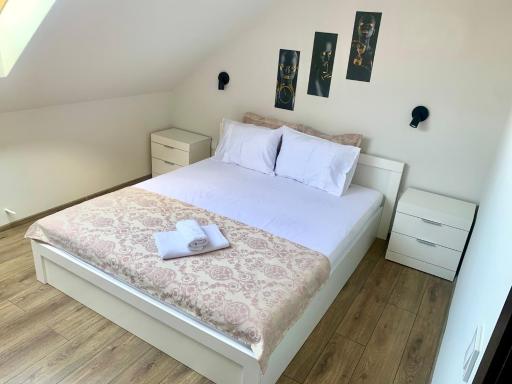 ,,Адела”-апартамент за гости - Housity