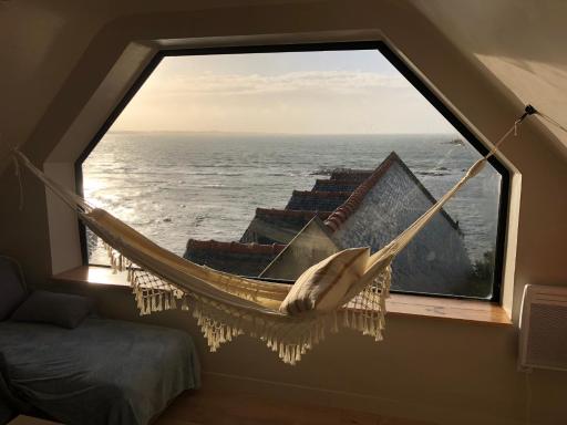 Magnifique vue mer, dans un petit appartement. - Housity