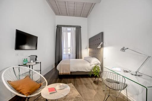 N - SPACE modern guestrooms - Housity
