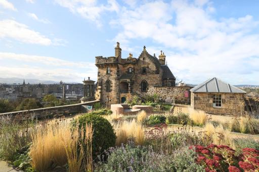 JOIVY Observatory House - Housity