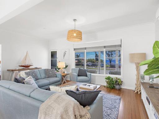 Foreshore Beach Cottage - Housity