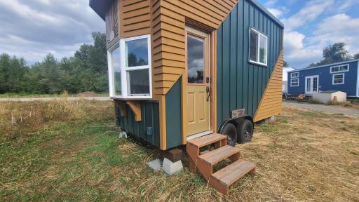 Emerald Lodge Tiny House On The Farm - Housity