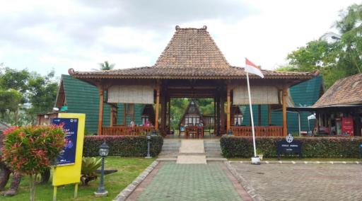 Borobudur Balkondes Saka Pitu - Housity