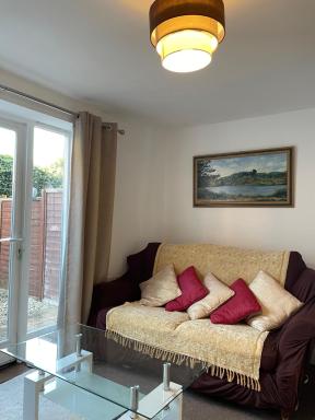 Modern Home just off Glastonbury High Street - Housity
