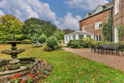Finest Retreats - Walcot Hall - Housity