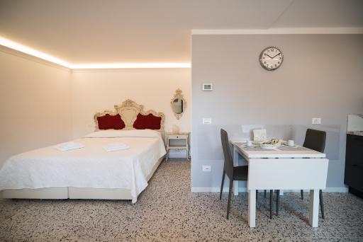 Venetian roof view - Housity
