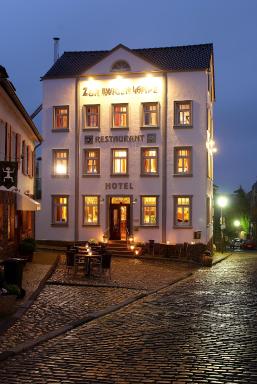Zur Ewigen Lampe Romantisches Landhotel & Restaurant - Housity