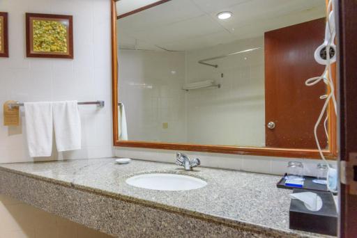 J Beach Suites At Rainbow Paradise - Housity