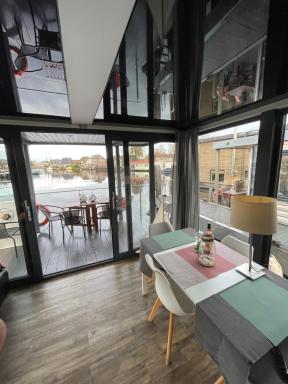 Slapen op het Water - Housity