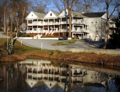 Acorn Hill Lodge and Spa - Housity