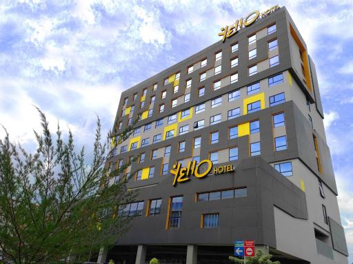 Yello Hotel Jambi - Housity