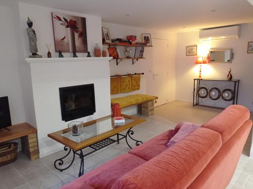 GITE AU PIED DES VIGNES - Housity