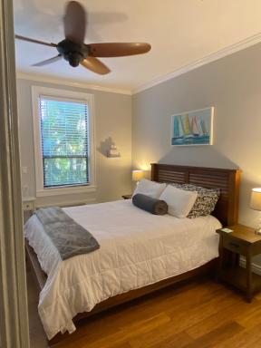 235 Sunrise Avenue - Housity