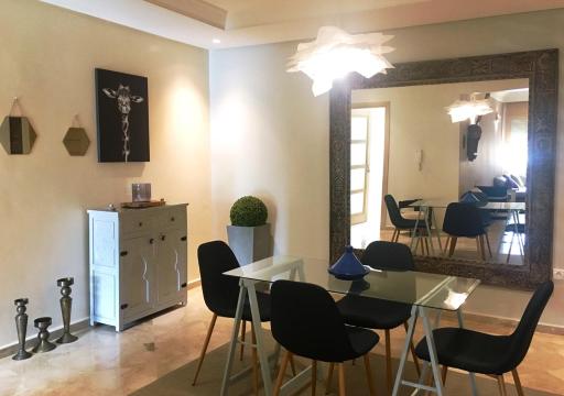 LAU 01 French One - Place to be - Housity