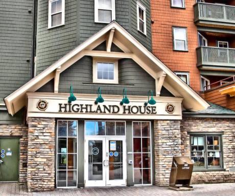 *APRES SKI LODGE, SKI IN-SKI OUT, CENTRAL VILLAGE! - Housity